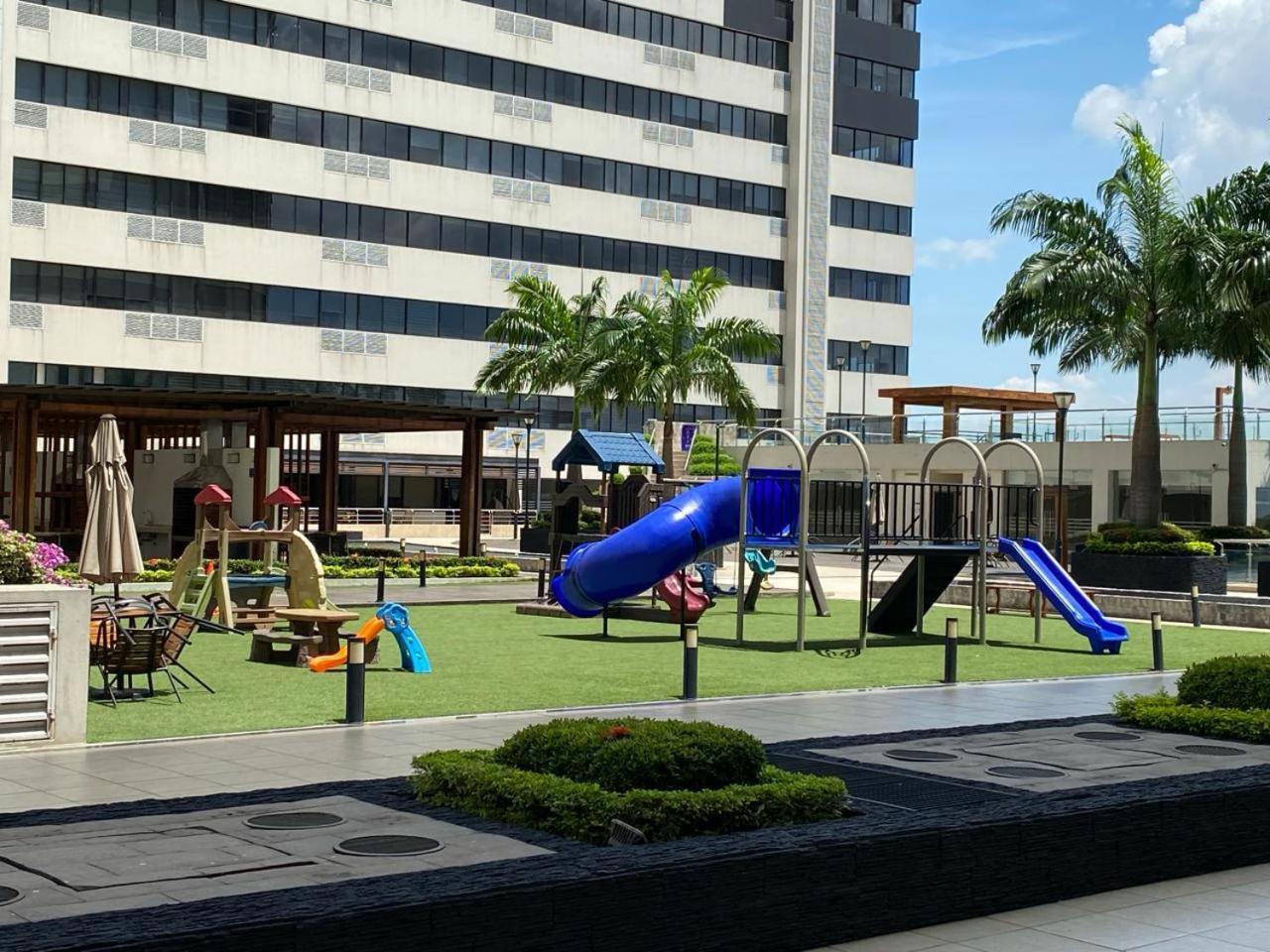 Puerto Santa Ana, Torres Bellini, 2 Dormitorios, Parqueo Guayaquil Buitenkant foto